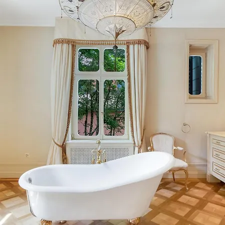 Вилла Entire Villa Imperial In Central Zurich *
