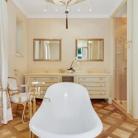 Entire Villa Imperial In Central Zurich *