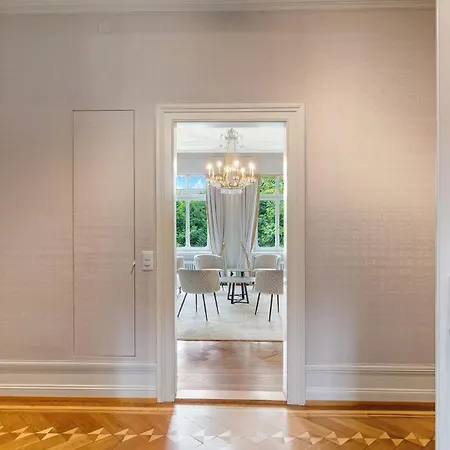 Entire Villa, Your Private Luxury Escape With In House Staff Zürich
