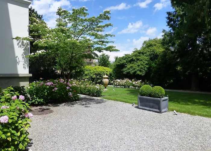 Private In Villa Zurich